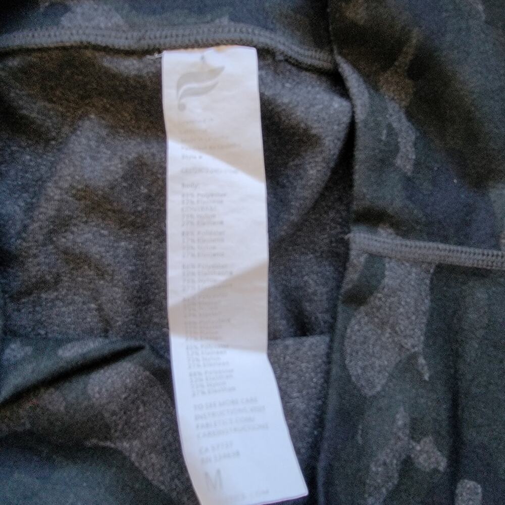 Fabletics On The Go Powerhold Capri Leggings - Picture 5 of 5